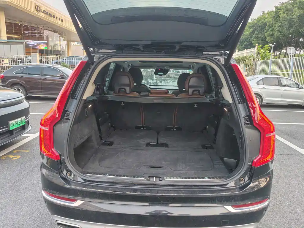 Volvo XC90 — миниатюра 10