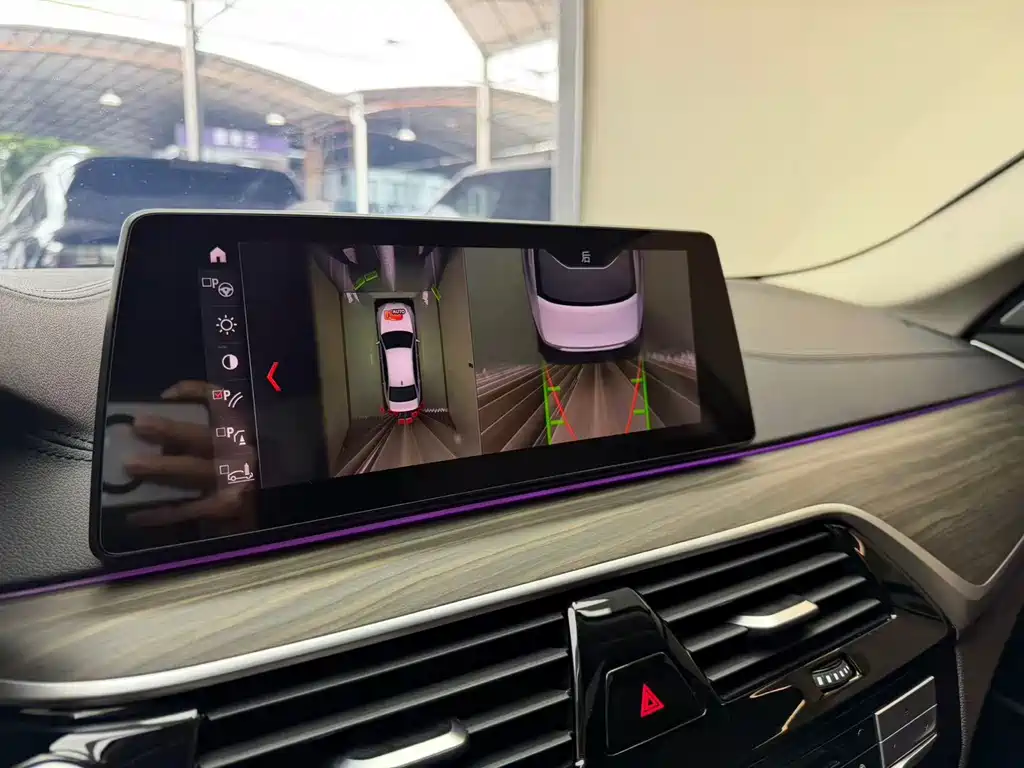 BMW 5 Series — миниатюра 18