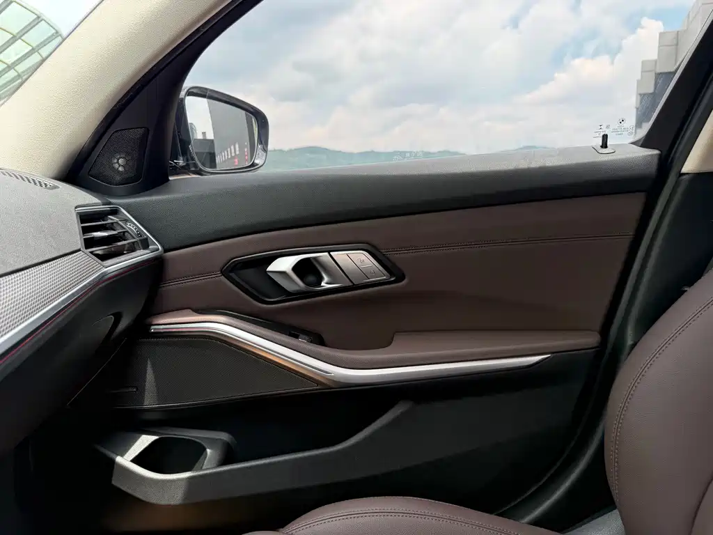 BMW 3 Series — миниатюра 28