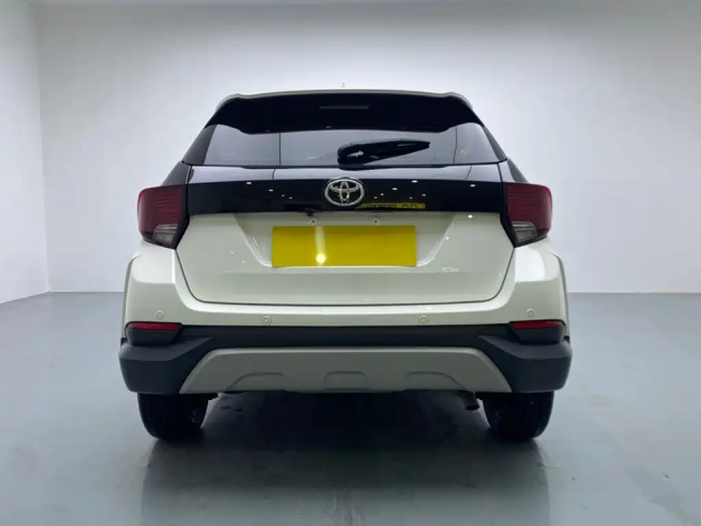 Toyota Yaris L — миниатюра 5