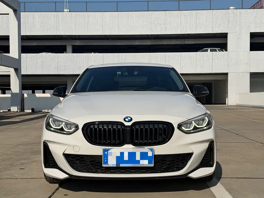 BMW 1 SERIES
