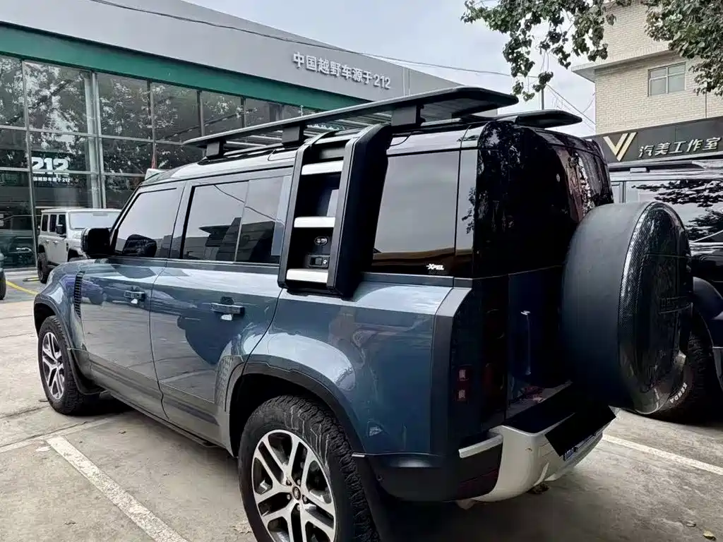 Land Rover Defender — миниатюра 4