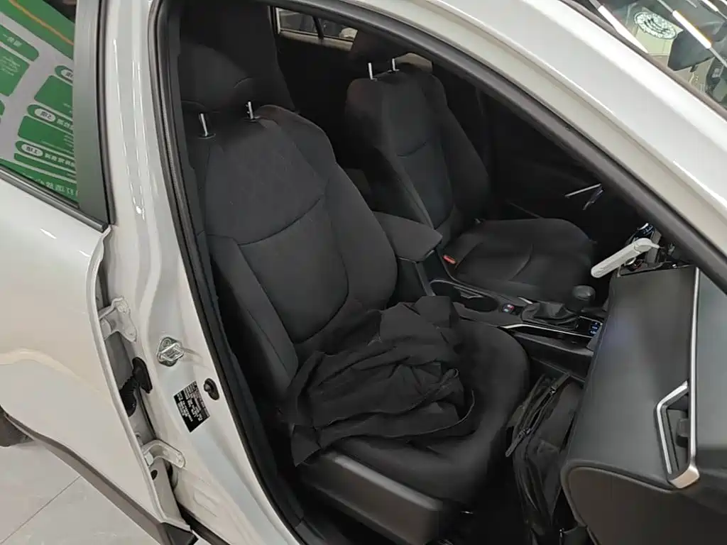 Toyota Corolla Cross — миниатюра 25
