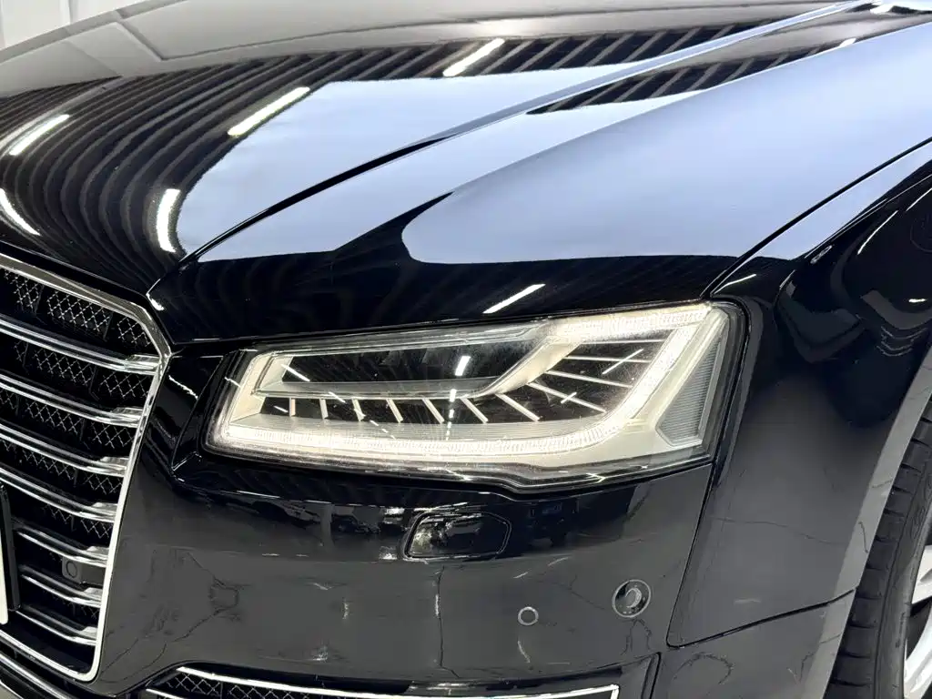 Audi A8 — миниатюра 6