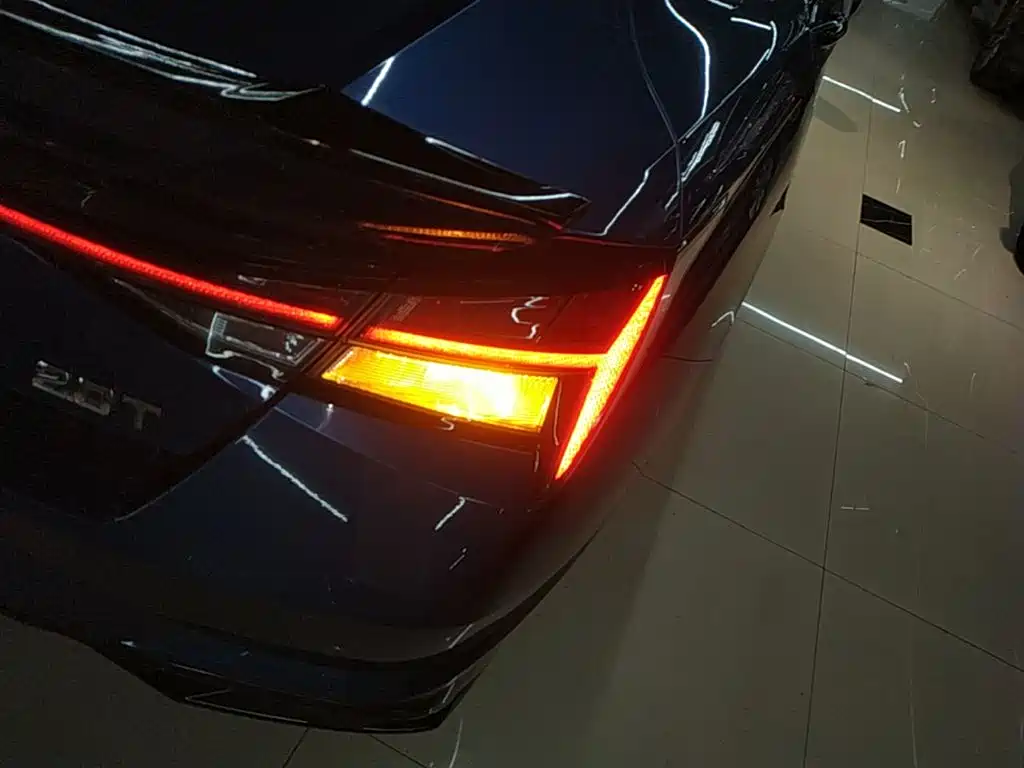 Hyundai Elantra 2021 1.5L CVT LUX Luxury