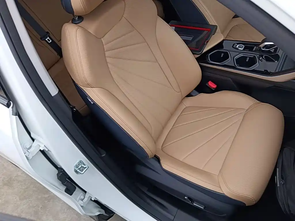 Geely Boyue L — миниатюра 25