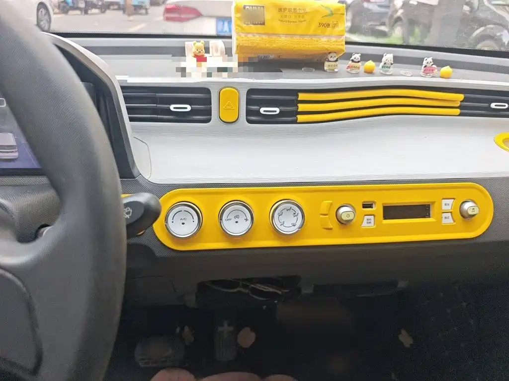Wuling MINIEV — миниатюра 6
