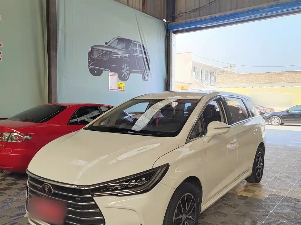 BYD MAX — миниатюра 3