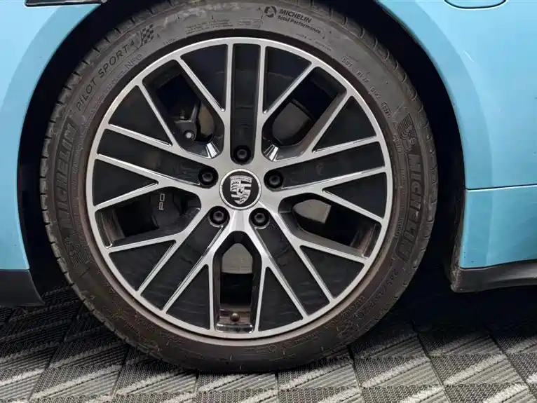 Porsche Taycan — миниатюра 8