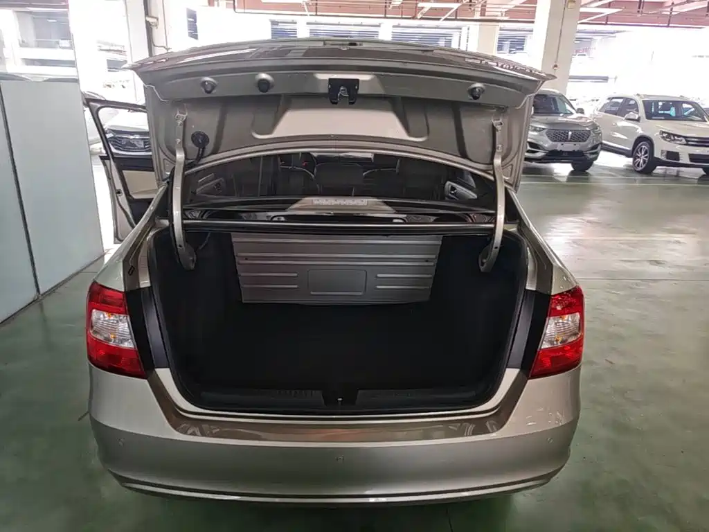 Skoda Rapid — миниатюра 19