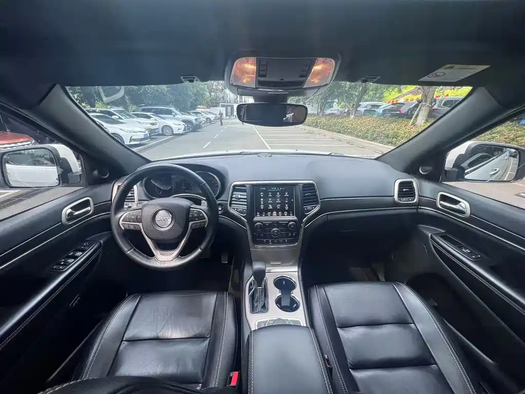 Jeep Grand Cherokee (Import) — миниатюра 5