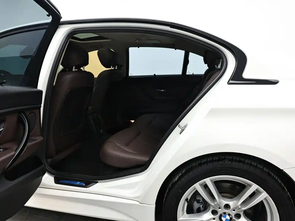 BMW 3 Series — миниатюра 13