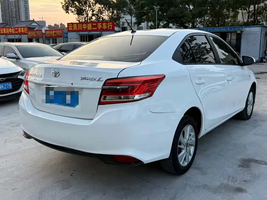 Toyota Yaris L — миниатюра 11