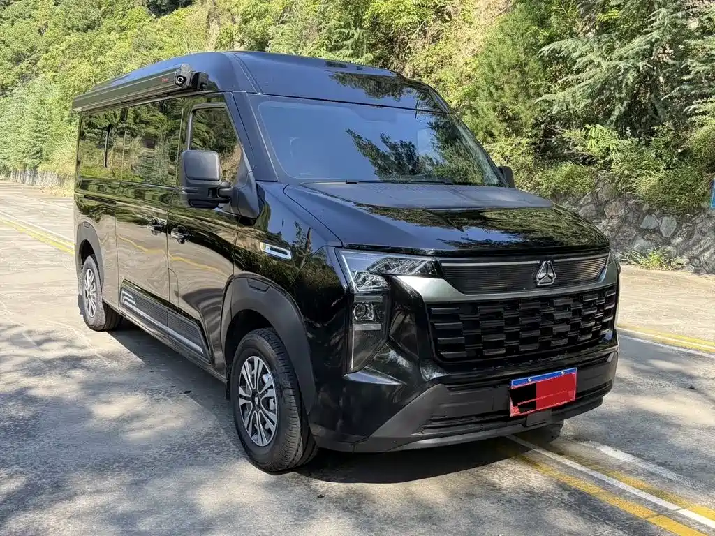 Sinotruk Vangard V — миниатюра 3