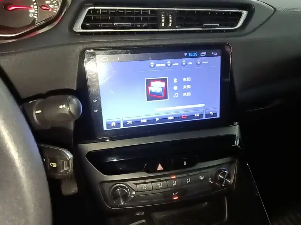 Peugeot 308 — миниатюра 13