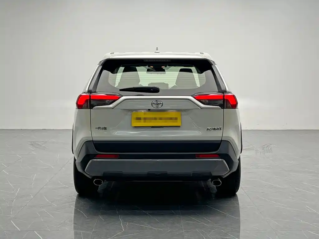 Toyota RAV4 — миниатюра 5