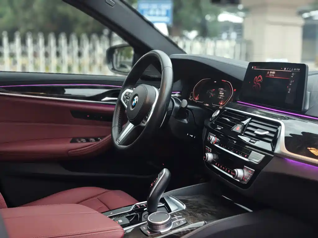 BMW 5 Series — миниатюра 7