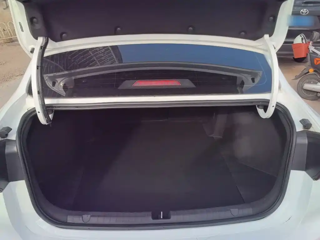 Geely Emgrand — миниатюра 19