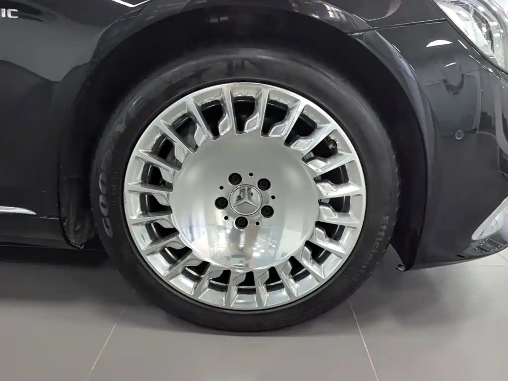 Mercedes-Benz S-Class — миниатюра 12