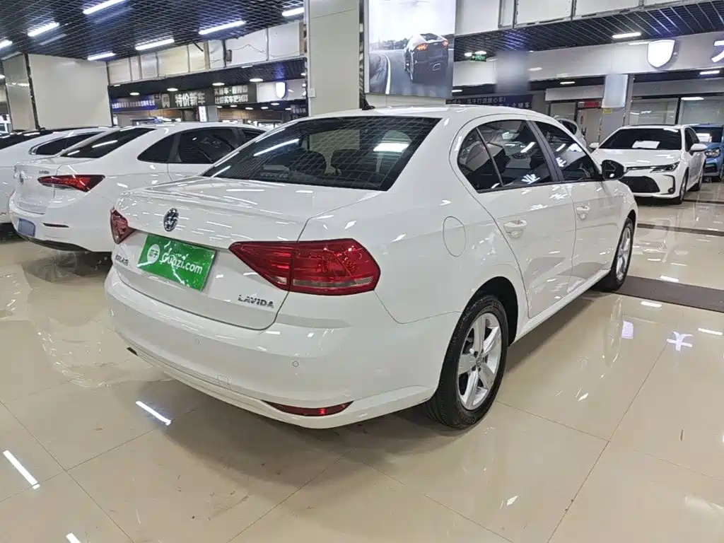 Volkswagen Lavida — миниатюра 7