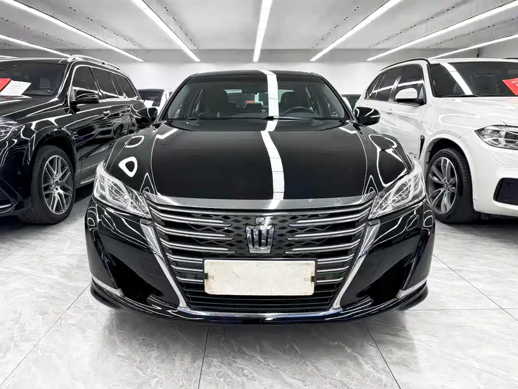 Toyota Crown — миниатюра 2