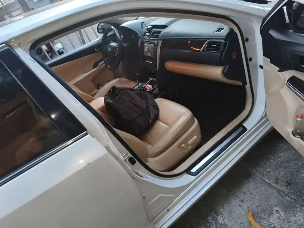 Toyota Camry — миниатюра 18
