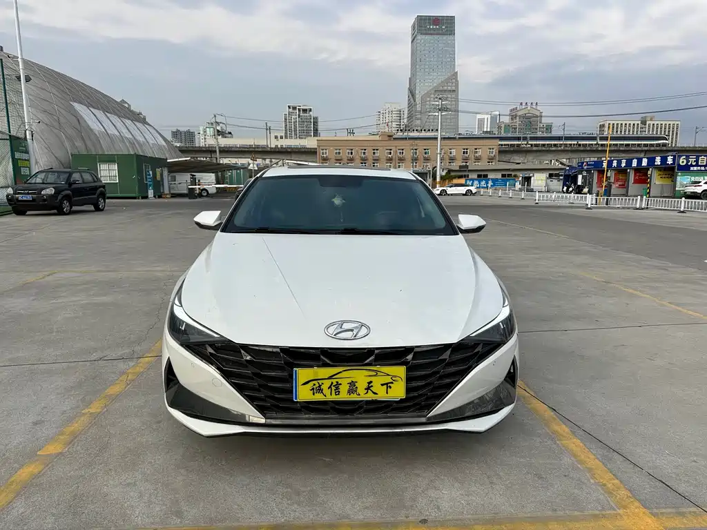 Hyundai Elantra — миниатюра 2