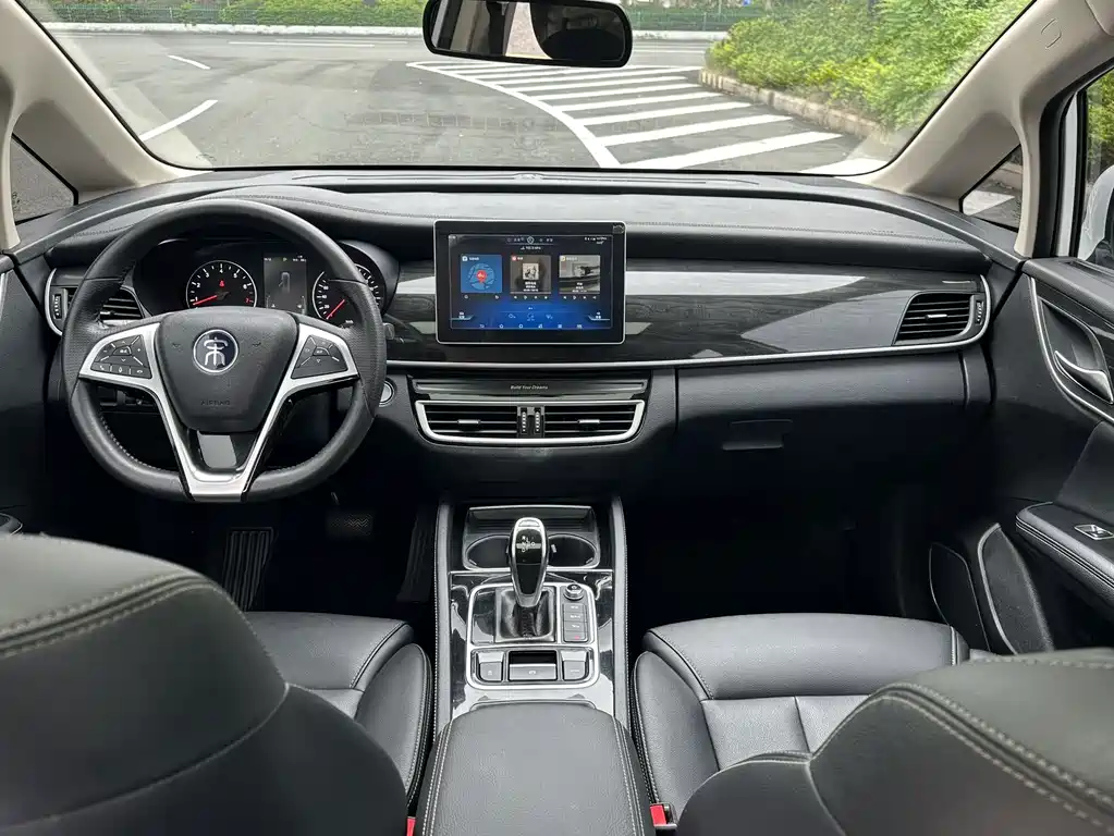 BYD MAX — миниатюра 7