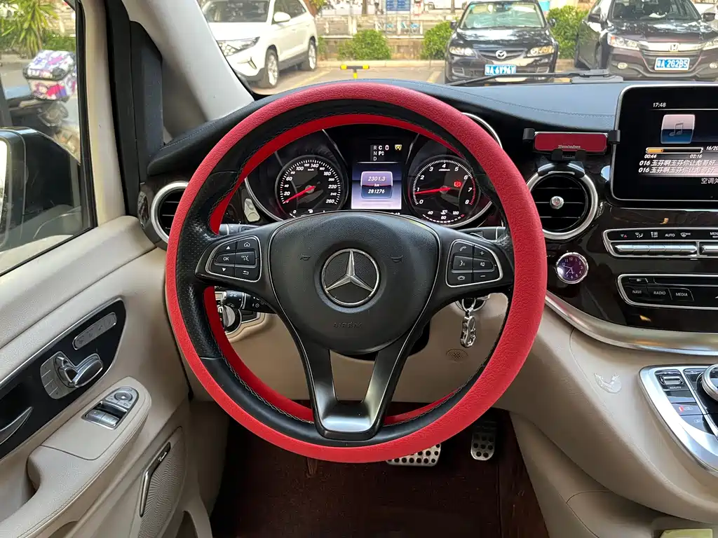 Mercedes-Benz V-Class — миниатюра 14