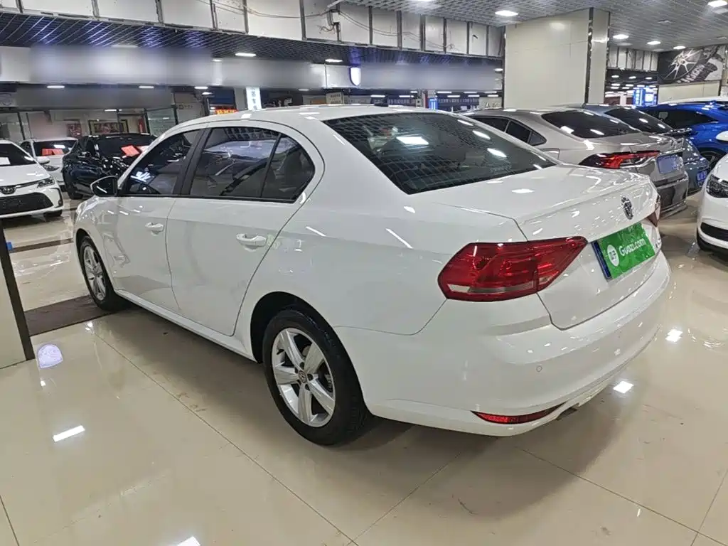 Volkswagen Lavida — миниатюра 5