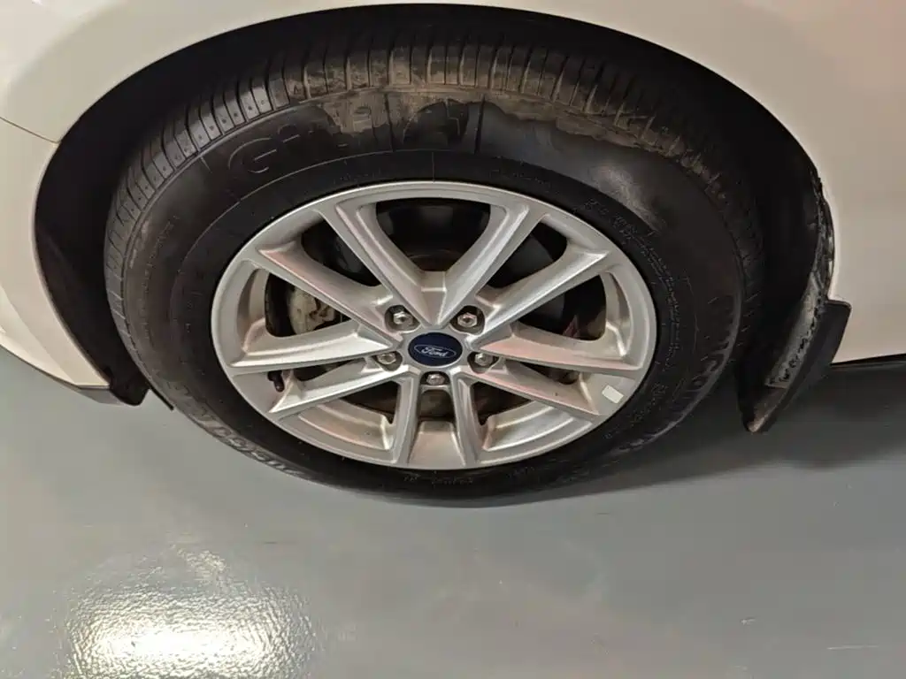 Ford Focus — миниатюра 23