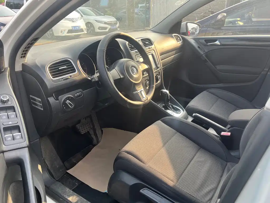 Volkswagen Golf 2012 1.4TSI AT Comfort