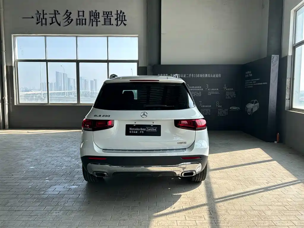 MERCEDES-BENZ GLB