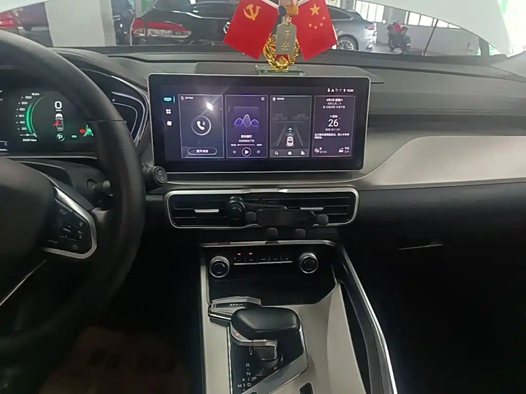 Geely Binyue — миниатюра 13