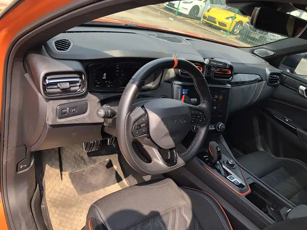 Lynk & Co 02 Hatchback — миниатюра 14