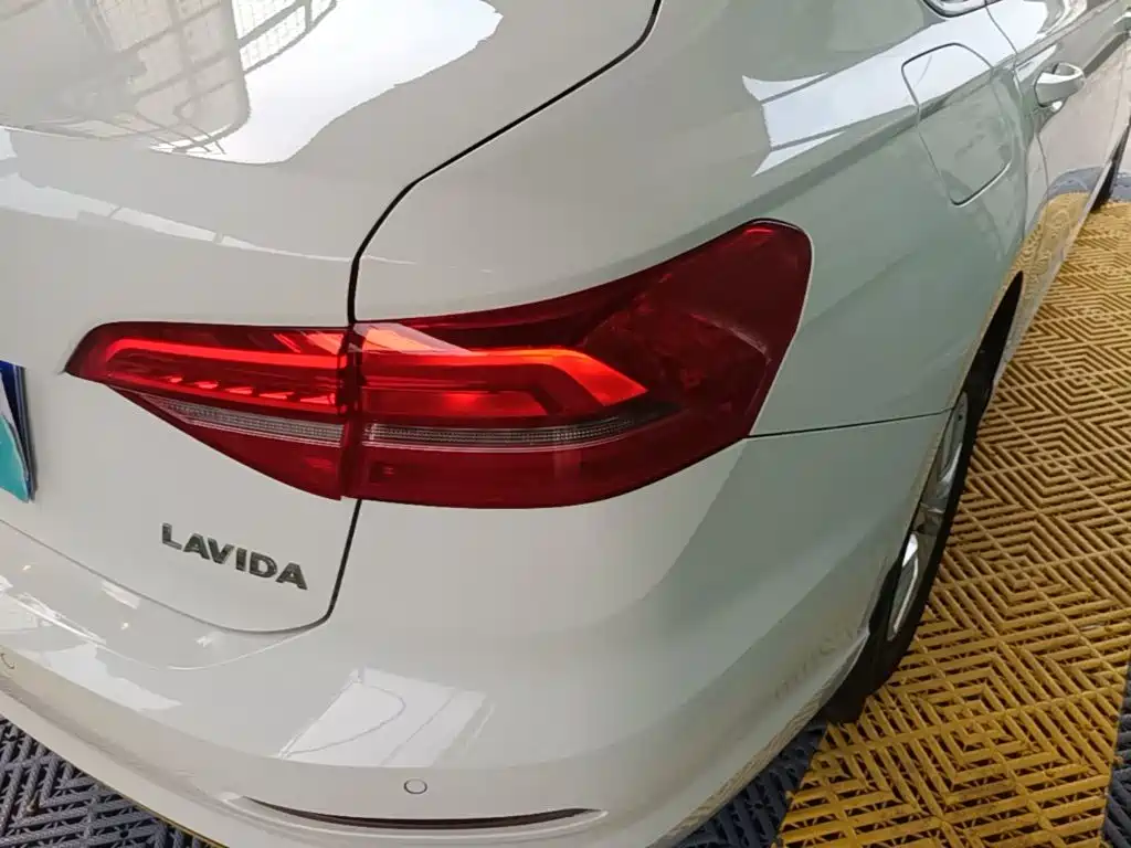 Volkswagen Lavida — миниатюра 8