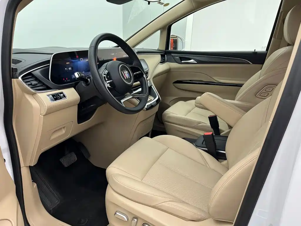 Buick GL8 Hybrid — миниатюра 7