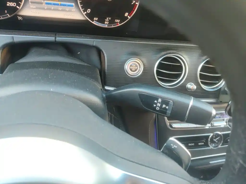 Mercedes-Benz E-Class — миниатюра 10