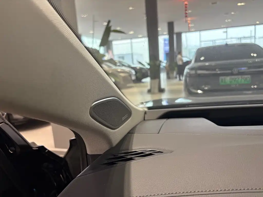 Volkswagen ID.7 VIZZION — миниатюра 8