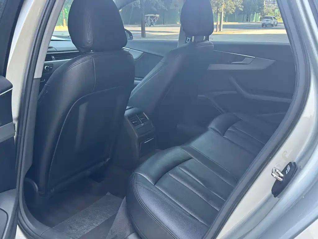 Audi A4L — миниатюра 5