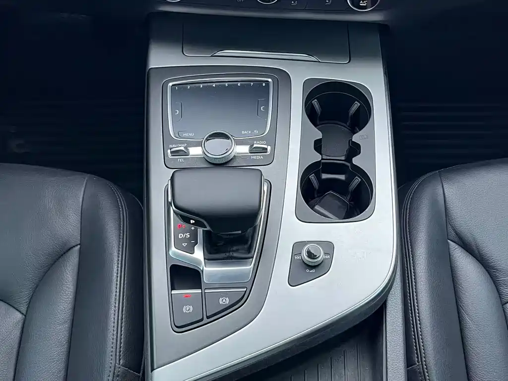 Audi Q7 — миниатюра 20