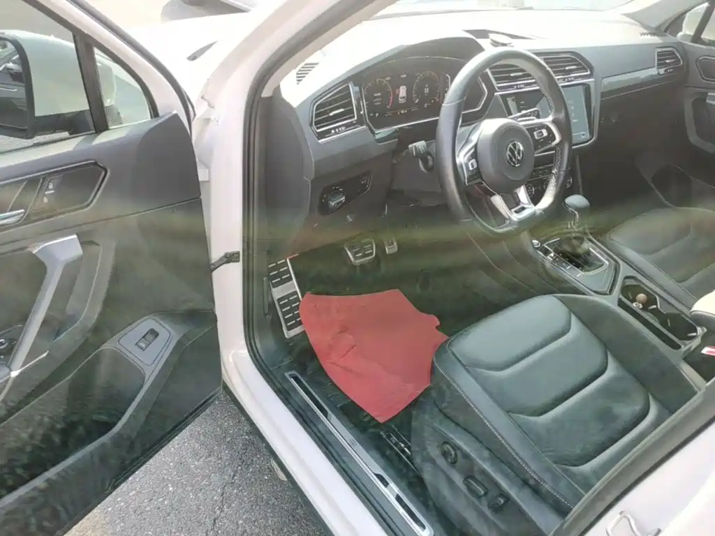 Volkswagen Tiguan L — миниатюра 16
