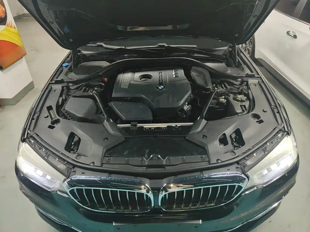 BMW 5 Series — миниатюра 20
