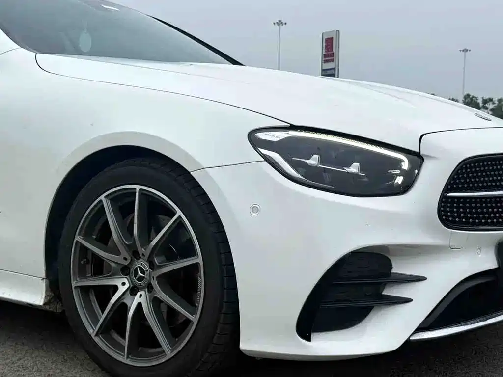 Mercedes-Benz E-Class — миниатюра 4