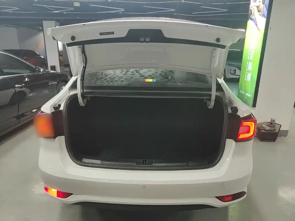 Roewe i5 — миниатюра 19