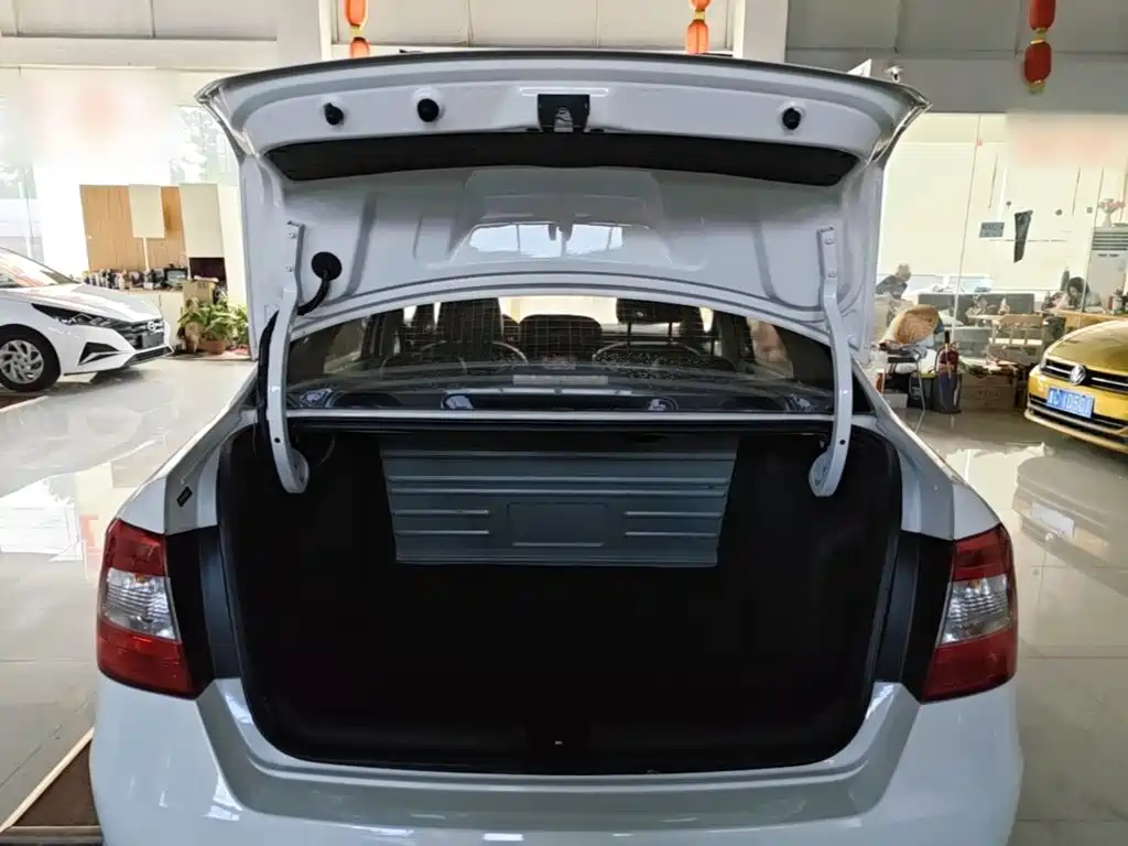Skoda Rapid — миниатюра 19