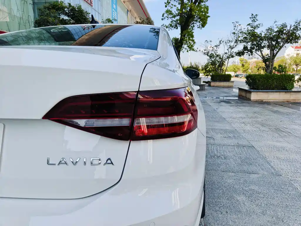 Volkswagen Lavida — миниатюра 10