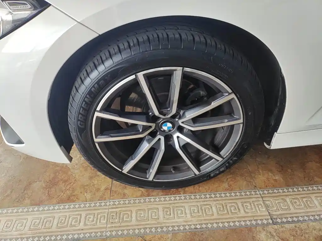 BMW 3 Series — миниатюра 23
