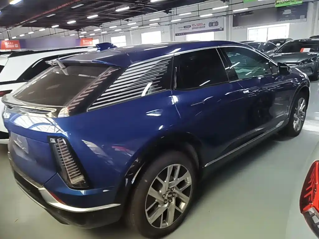 Cadillac IQ — миниатюра 7