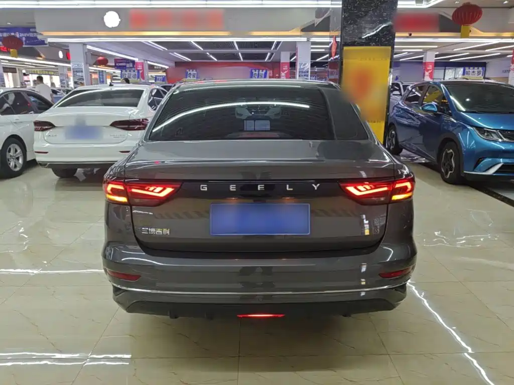 Geely Emgrand — миниатюра 6